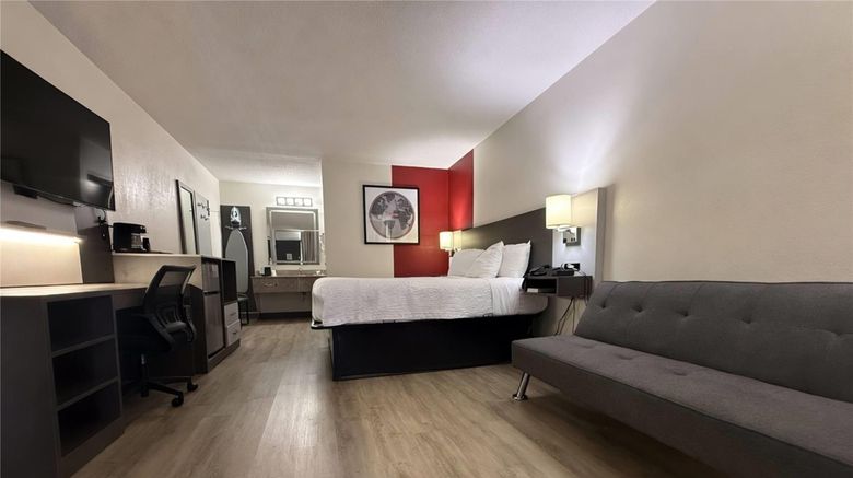 <b>Ramada Harrisonburg Room</b>. Images powered by <a href="https://iceportal.shijigroup.com/" title="IcePortal" target="_blank">IcePortal</a>.