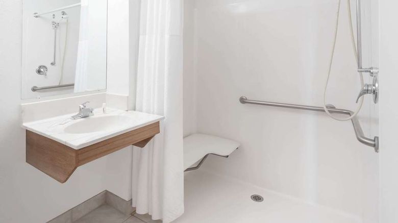 <b>AmericInn by Wyndham Columbus Room</b>. Images powered by <a href="https://iceportal.shijigroup.com/" title="IcePortal" target="_blank">IcePortal</a>.