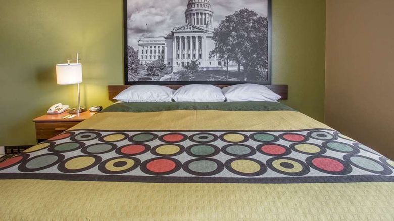 <b>AmericInn by Wyndham Columbus Room</b>. Images powered by <a href="https://iceportal.shijigroup.com/" title="IcePortal" target="_blank">IcePortal</a>.
