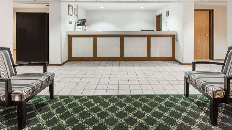 <b>AmericInn by Wyndham Columbus Lobby</b>. Images powered by <a href="https://iceportal.shijigroup.com/" title="IcePortal" target="_blank">IcePortal</a>.