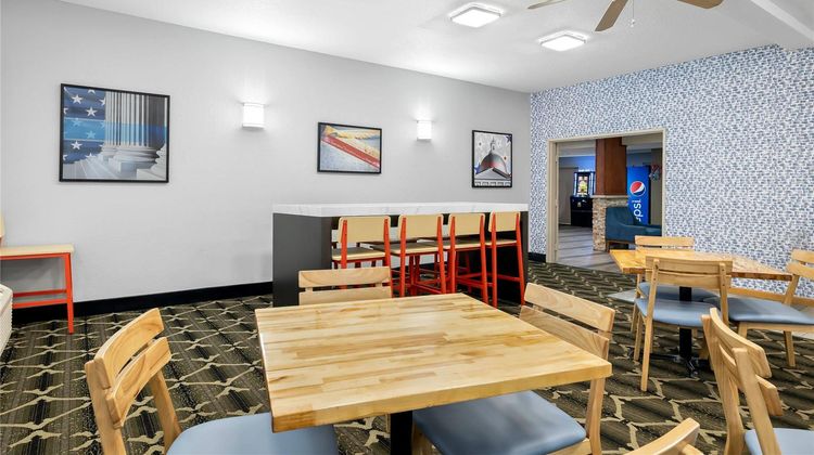 AmericInn by Wyndham Columbus Restaurant