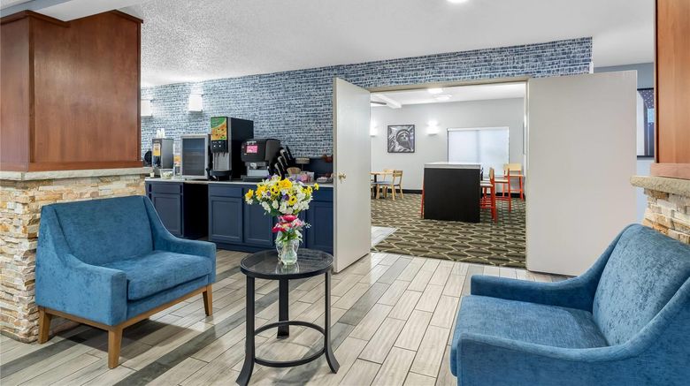 <b>AmericInn by Wyndham Columbus Lobby</b>. Images powered by <a href="https://iceportal.shijigroup.com/" title="IcePortal" target="_blank">IcePortal</a>.