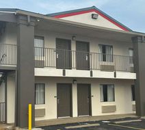 Super 8 Monroe Exterior