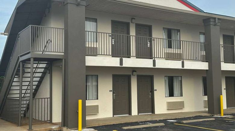 <b>Super 8 Monroe Exterior</b>. Images powered by <a href="https://iceportal.shijigroup.com/" title="IcePortal" target="_blank">IcePortal</a>.