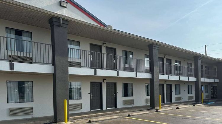 Super 8 Monroe Exterior
