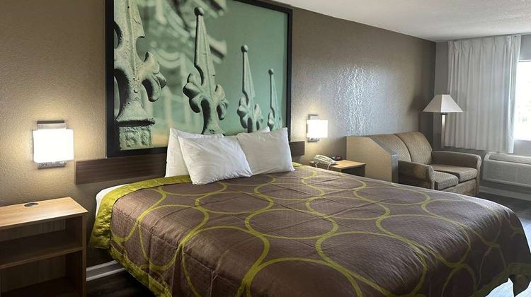 Super 8 Monroe Room