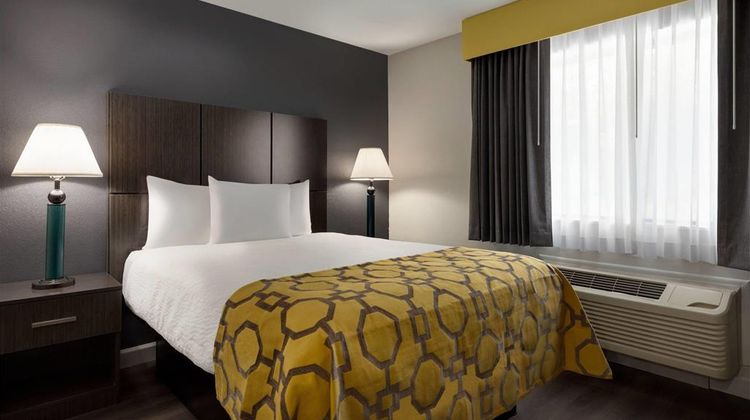 Baymont Inn & Suites Branford/New Haven Suite