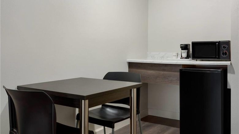 <b>Baymont Inn & Suites Branford/New Haven Room</b>. Images powered by <a href="https://iceportal.shijigroup.com/" title="IcePortal" target="_blank">IcePortal</a>.