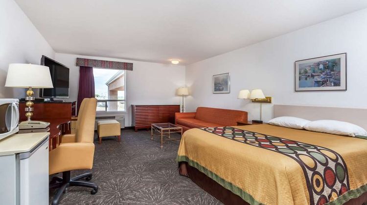 Days Inn by Wyndham Taber Suite