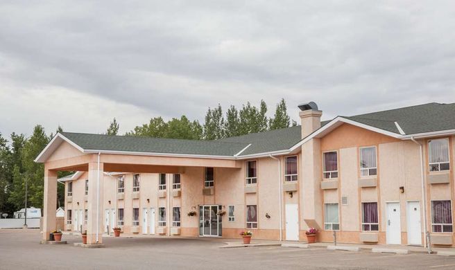 Days Inn by Wyndham Taber Exterior