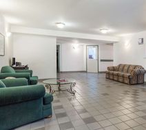 Days Inn by Wyndham Taber Lobby