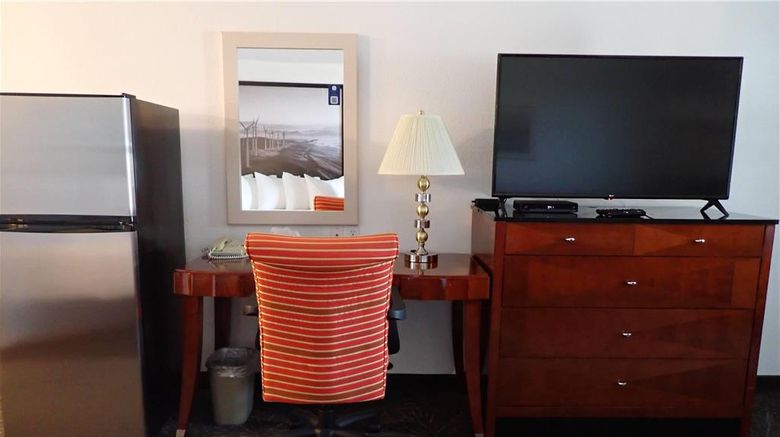 <b>Days Inn by Wyndham Taber Room</b>. Images powered by <a href="https://iceportal.shijigroup.com/" title="IcePortal" target="_blank">IcePortal</a>.