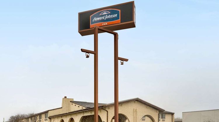 Howard Johnson Inn Appleton Exterior