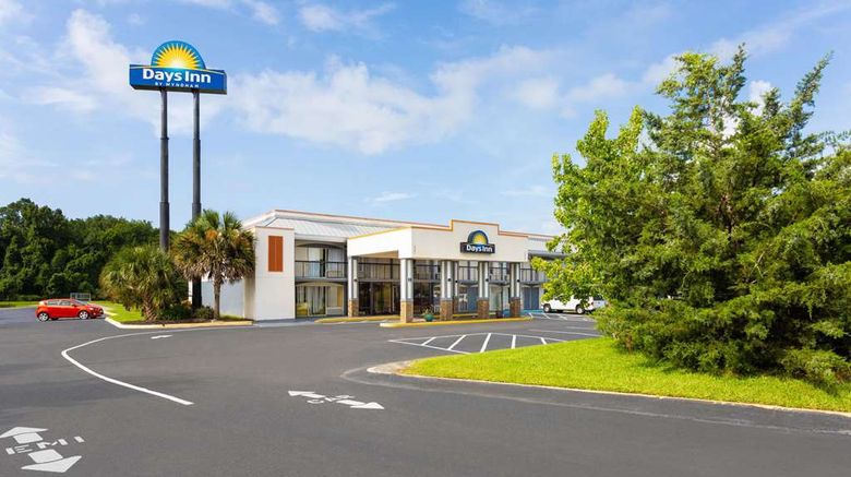 Days Inn Wildwood I-75 Exterior. Images powered by <a href="https://iceportal.shijigroup.com" target="_blank" rel="noopener">Ice Portal</a>.