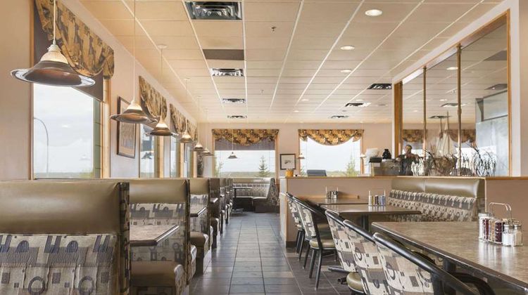 Super 8 Drayton Valley Restaurant