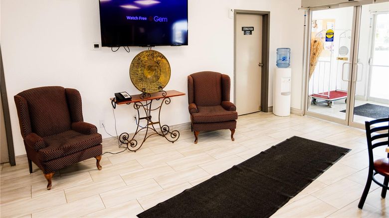 <b>Super 8 Drayton Valley Lobby</b>. Images powered by <a href="https://iceportal.shijigroup.com/" title="IcePortal" target="_blank">IcePortal</a>.