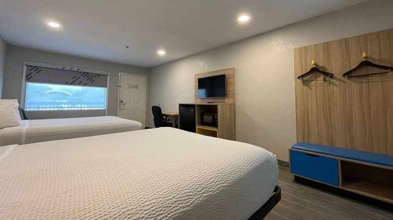 <b>Days Inn San Antonio Northwest/Seaworld Room</b>. Images powered by <a href="https://iceportal.shijigroup.com/" title="IcePortal" target="_blank">IcePortal</a>.