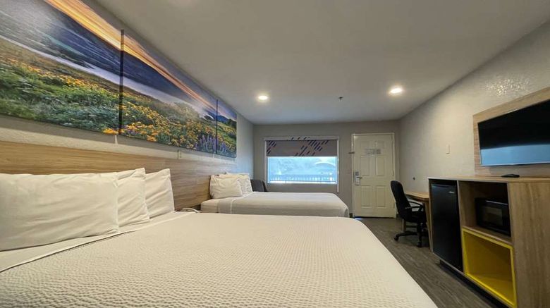 <b>Days Inn San Antonio Northwest/Seaworld Room</b>. Images powered by <a href="https://iceportal.shijigroup.com/" title="IcePortal" target="_blank">IcePortal</a>.