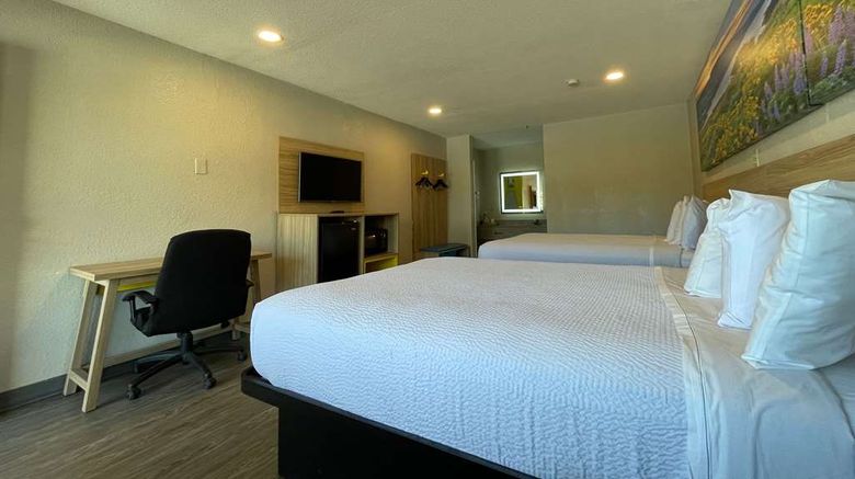 <b>Days Inn San Antonio Northwest/Seaworld Room</b>. Images powered by <a href="https://iceportal.shijigroup.com/" title="IcePortal" target="_blank">IcePortal</a>.