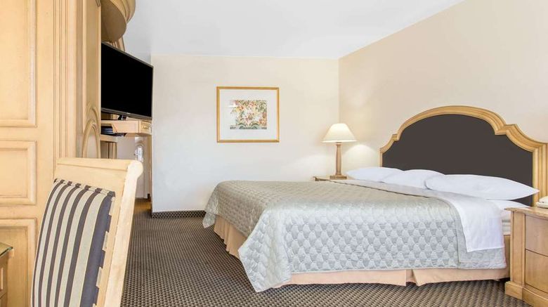 <b>Days Inn Modesto Room</b>. Images powered by <a href="https://iceportal.shijigroup.com/" title="IcePortal" target="_blank">IcePortal</a>.