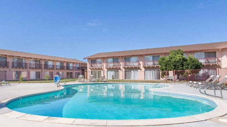 Days Inn Modesto Pool