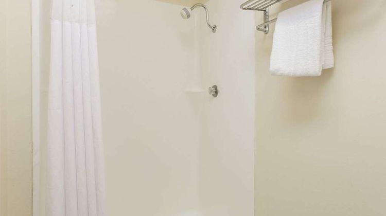 Days Inn Modesto Room