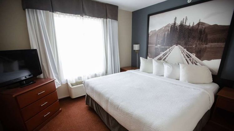 Super 8 Whitecourt Room