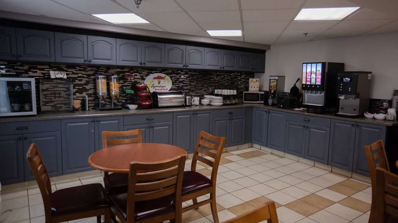 <b>Super 8 Whitecourt Restaurant</b>. Images powered by <a href="https://iceportal.shijigroup.com/" title="IcePortal" target="_blank">IcePortal</a>.