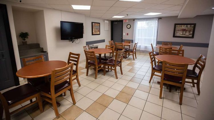 Super 8 Whitecourt Restaurant