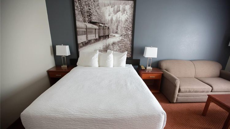 Super 8 Whitecourt Room