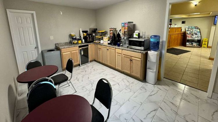 Days Inn Shawnee Other