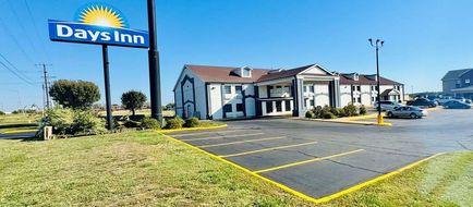 Days Inn Shawnee Exterior