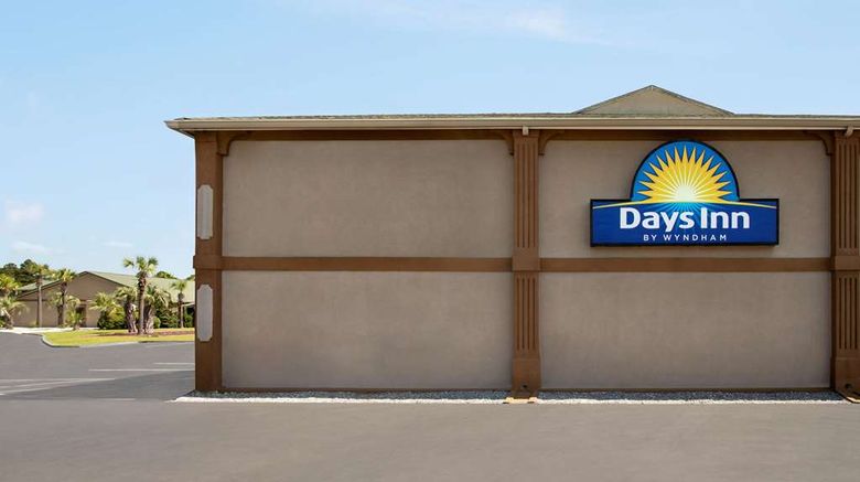 <b>Days Inn Interstate Highway 95 Exterior</b>. Images powered by <a href="https://iceportal.shijigroup.com/" title="IcePortal" target="_blank">IcePortal</a>.