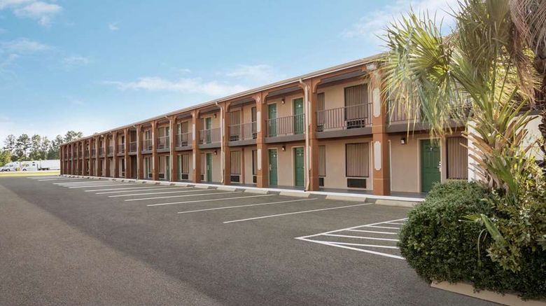 <b>Days Inn Interstate Highway 95 Exterior</b>. Images powered by <a href="https://iceportal.shijigroup.com/" title="IcePortal" target="_blank">IcePortal</a>.