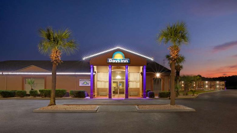 <b>Days Inn Interstate Highway 95 Exterior</b>. Images powered by <a href="https://iceportal.shijigroup.com/" title="IcePortal" target="_blank">IcePortal</a>.
