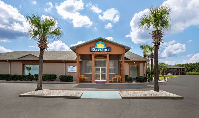 Days Inn Interstate Highway 95 Exterior
