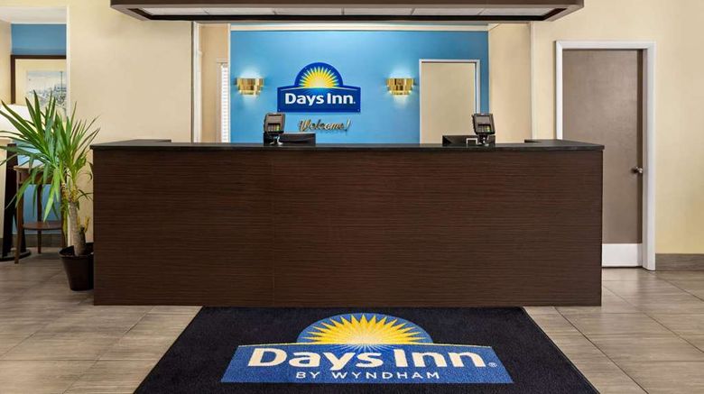 <b>Days Inn Interstate Highway 95 Lobby</b>. Images powered by <a href="https://iceportal.shijigroup.com/" title="IcePortal" target="_blank">IcePortal</a>.