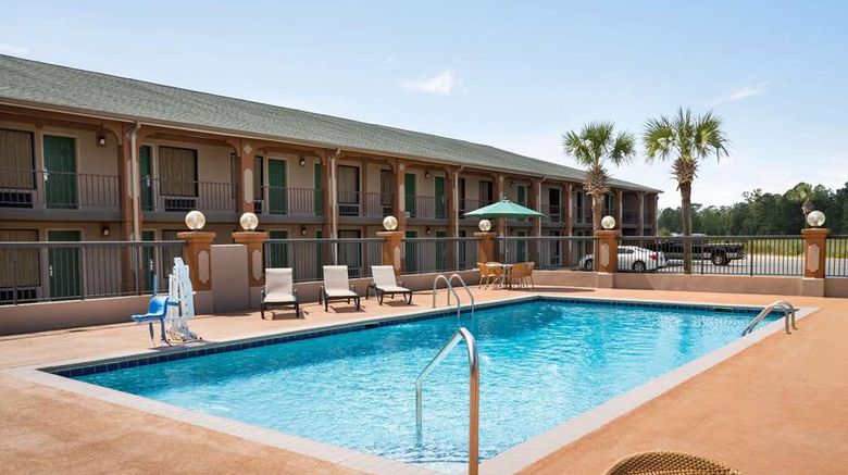 <b>Days Inn Interstate Highway 95 Pool</b>. Images powered by <a href="https://iceportal.shijigroup.com/" title="IcePortal" target="_blank">IcePortal</a>.
