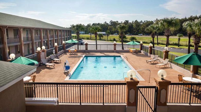 <b>Days Inn Interstate Highway 95 Pool</b>. Images powered by <a href="https://iceportal.shijigroup.com/" title="IcePortal" target="_blank">IcePortal</a>.