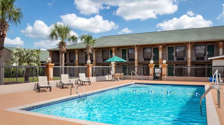 <b>Days Inn Interstate Highway 95 Pool</b>. Images powered by <a href="https://iceportal.shijigroup.com/" title="IcePortal" target="_blank">IcePortal</a>.