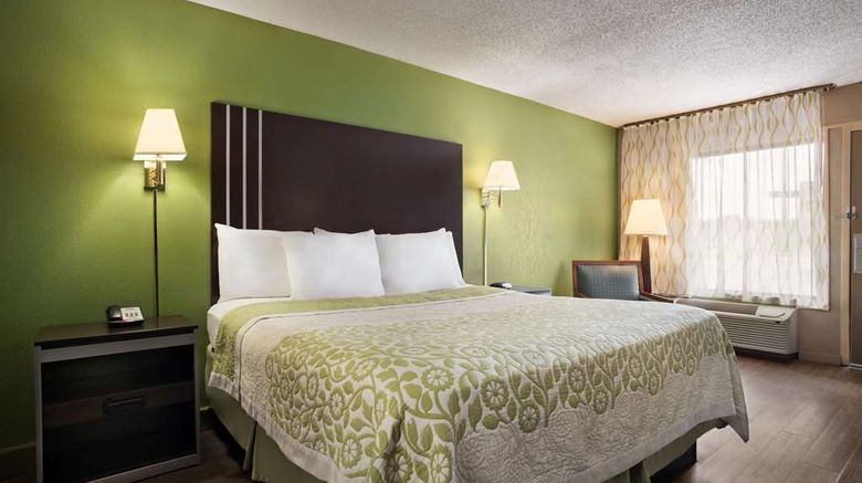 <b>Days Inn Interstate Highway 95 Room</b>. Images powered by <a href="https://iceportal.shijigroup.com/" title="IcePortal" target="_blank">IcePortal</a>.