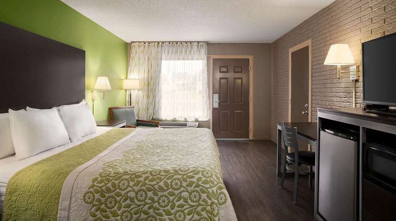 <b>Days Inn Interstate Highway 95 Room</b>. Images powered by <a href="https://iceportal.shijigroup.com/" title="IcePortal" target="_blank">IcePortal</a>.