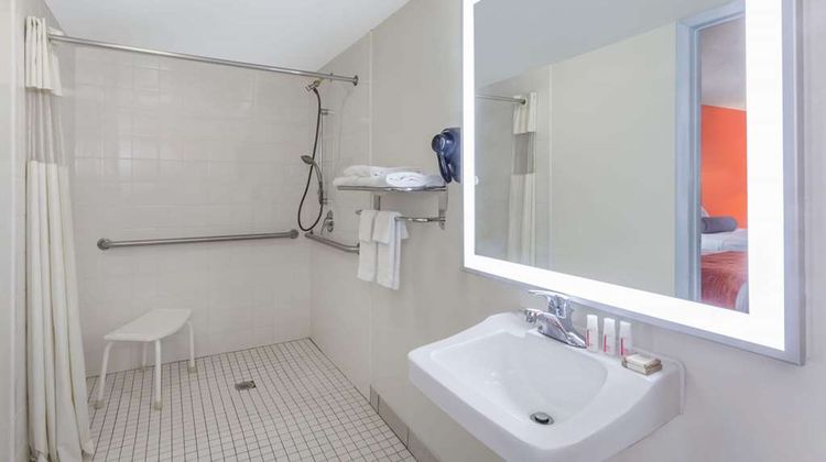 Howard Johnson Inn Vero Beach / I-95 Room