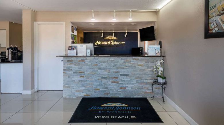 <b>Howard Johnson Inn Vero Beach / I-95 Lobby</b>. Images powered by <a href="https://iceportal.shijigroup.com/" title="IcePortal" target="_blank">IcePortal</a>.