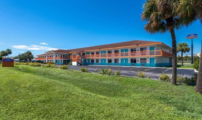 Howard Johnson Inn Vero Beach / I-95 Exterior
