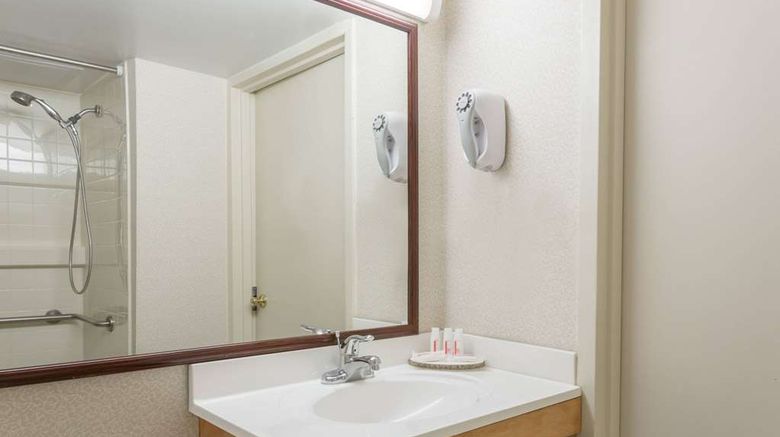 <b>Ramada Triangle/Quantico Room</b>. Images powered by <a href="https://iceportal.shijigroup.com/" title="IcePortal" target="_blank">IcePortal</a>.