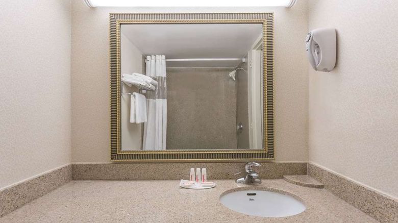 <b>Ramada Triangle/Quantico Room</b>. Images powered by <a href="https://iceportal.shijigroup.com/" title="IcePortal" target="_blank">IcePortal</a>.