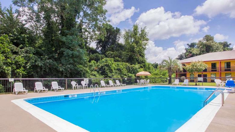 <b>Knights Inn Aiken Pool</b>. Images powered by <a href="https://iceportal.shijigroup.com/" title="IcePortal" target="_blank">IcePortal</a>.