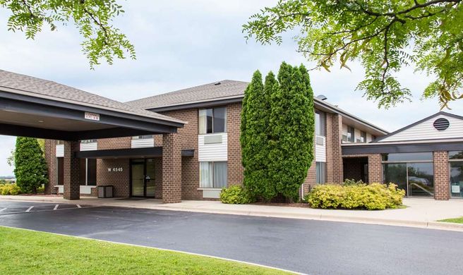 Days Inn Johnson Creek Exterior