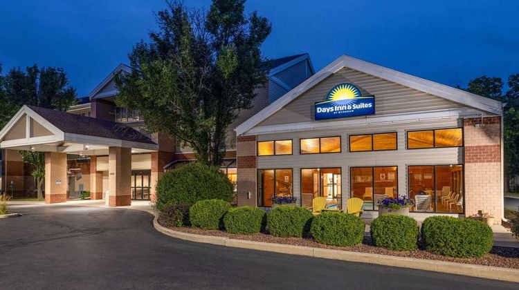 Days Inn and Suites Madison Exterior